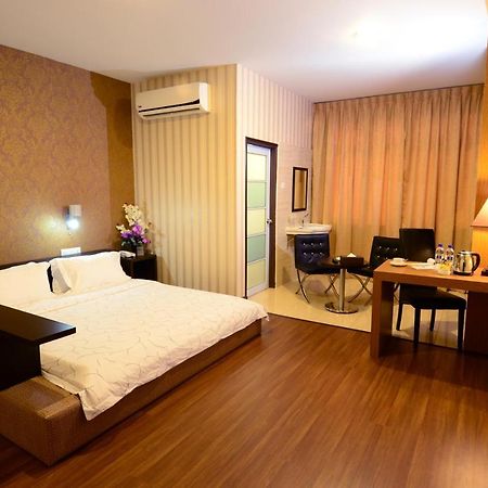 Hotel Tebrau Ct Johor Bahru Exteriör bild