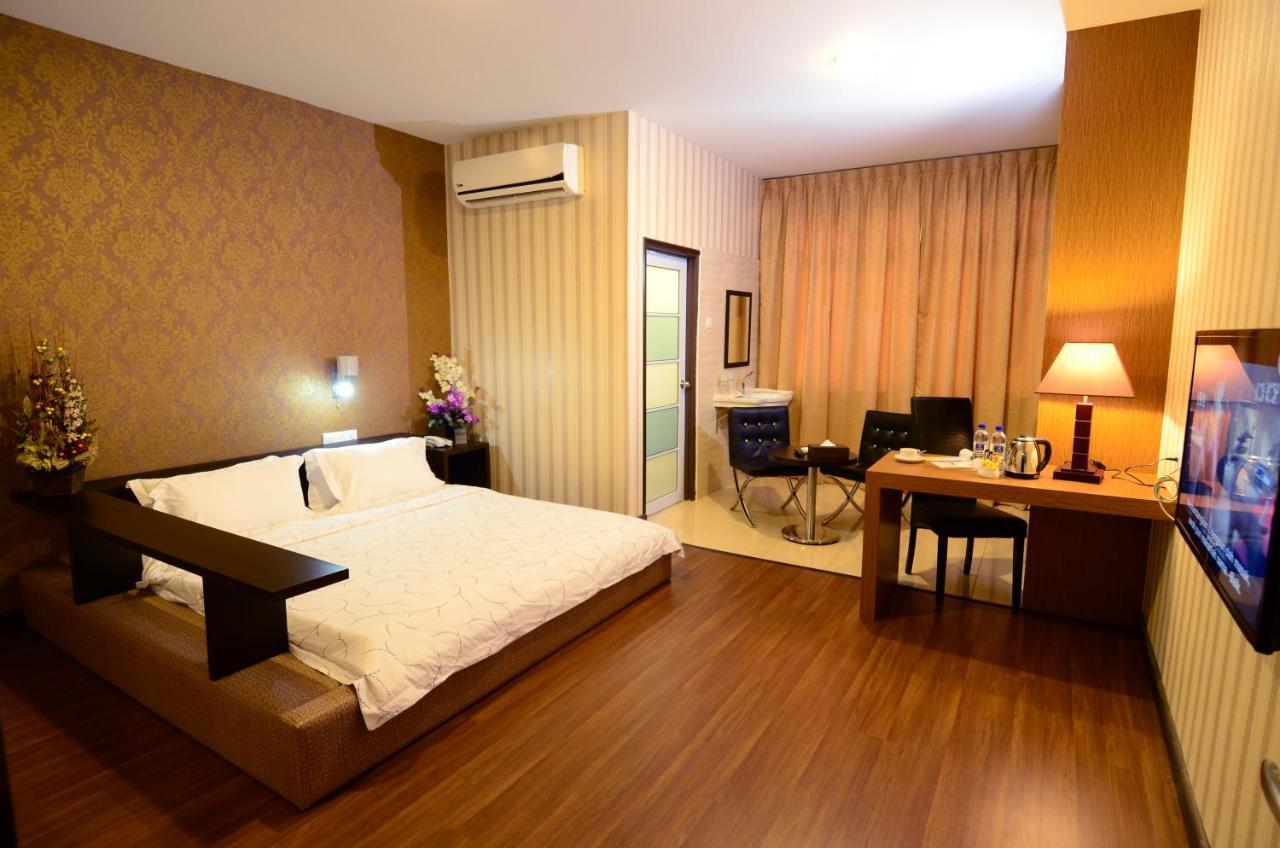 Hotel Tebrau Ct Johor Bahru Exteriör bild