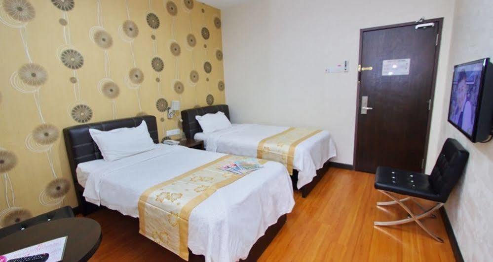 Hotel Tebrau Ct Johor Bahru Exteriör bild